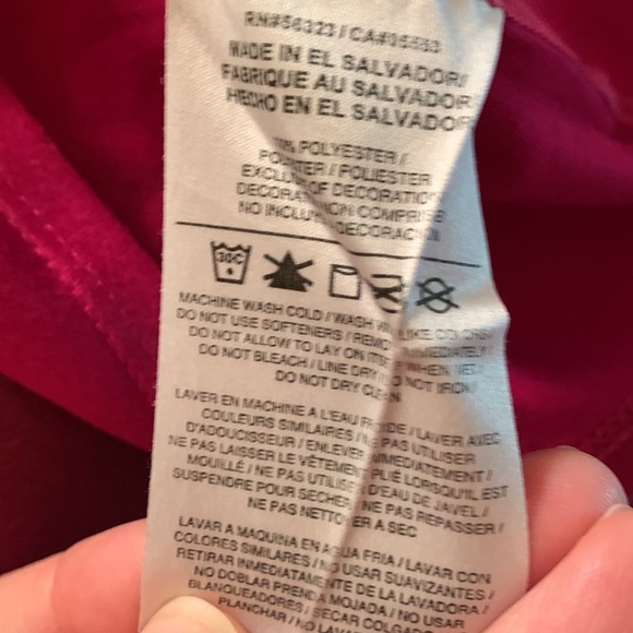 The Nike Tee Dri Fit with an athletic cut - Picture 9 of 10